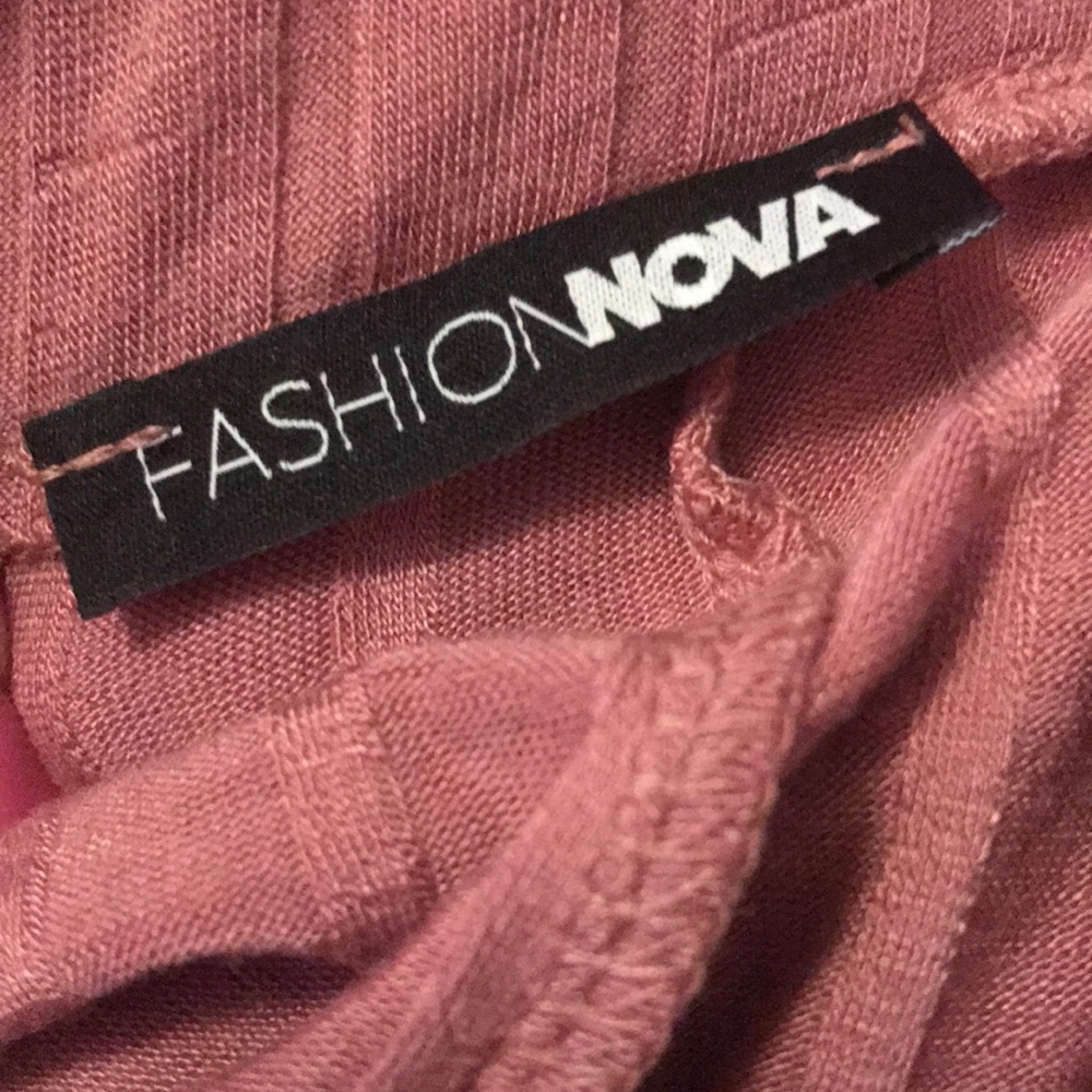 Fashion Nova wild dreams mauve XS pants - Picture 4 of 5